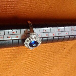 Princess Diana style sterling silver ring - size 8